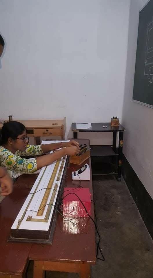 A BIORTON student wiring a potentiometer practical